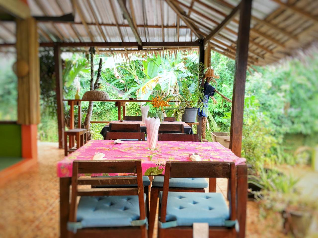 Bed and Breakfast Les Fleurs House Khao Lak Exterior foto